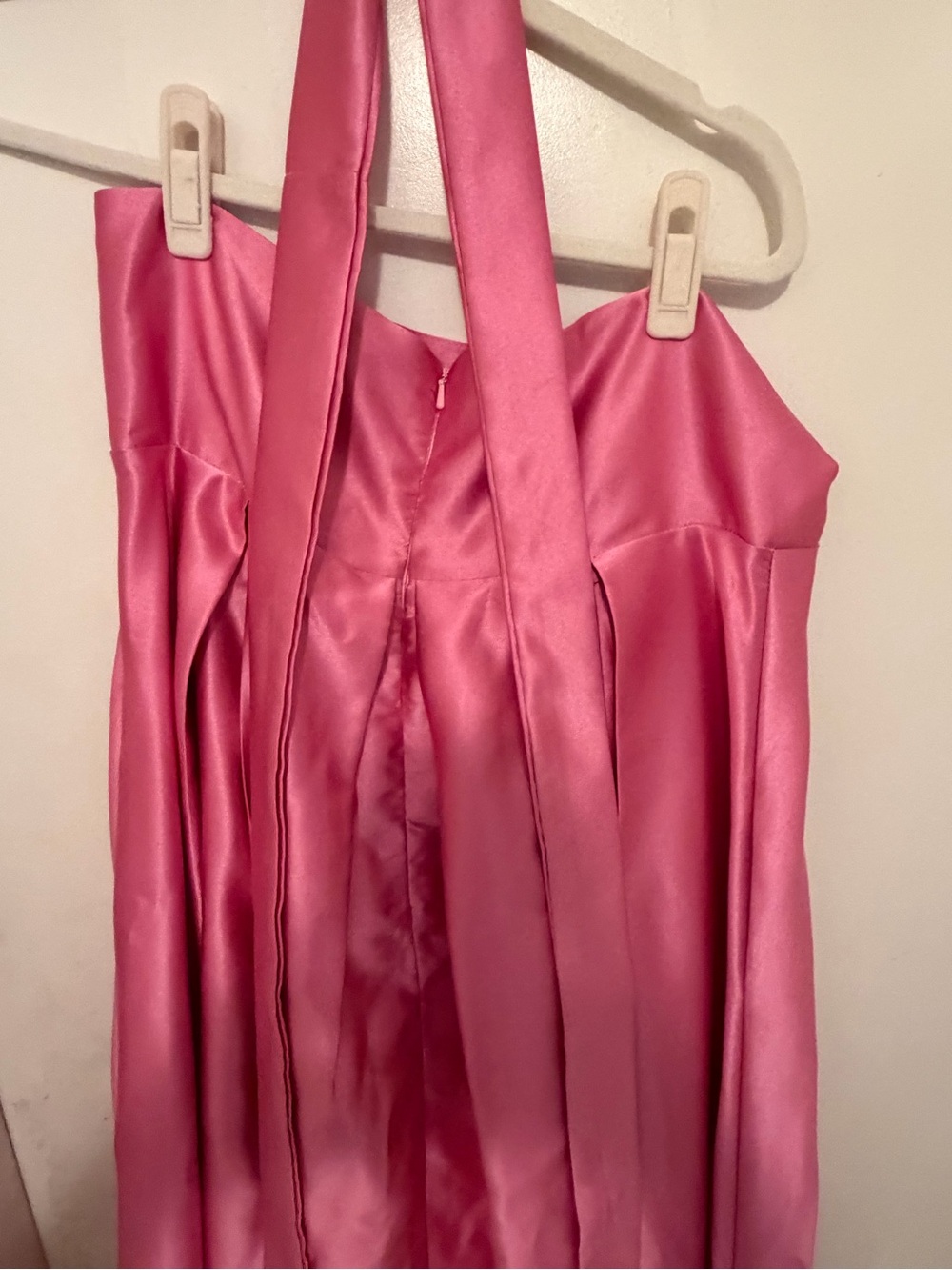 Women’s Pink Satin ribbon gown - Picture 4 of 8